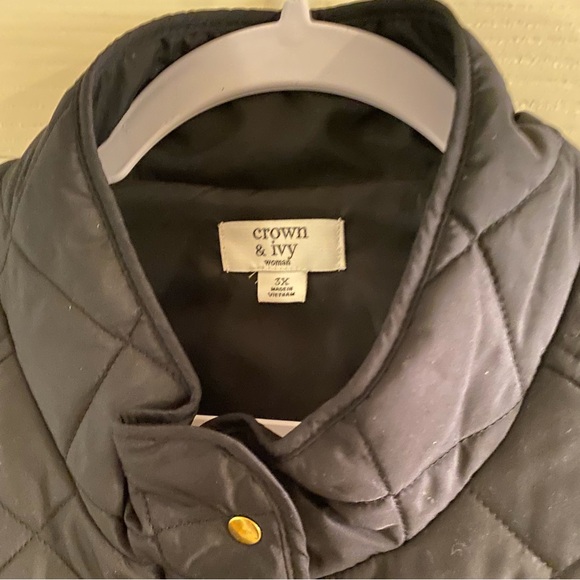 Black Quilted Vest by Crown & Ivy. EUC - Picture 6 of 9